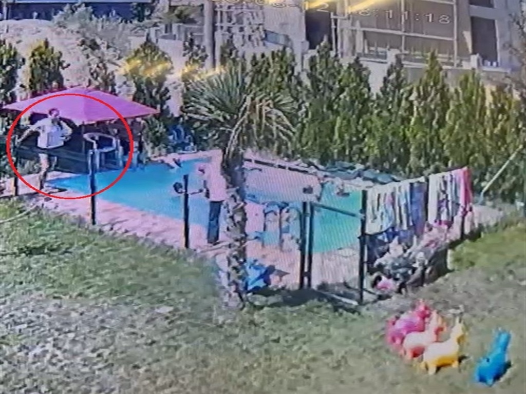   Bursa’nın İnegöl ilçesinde özel bir anaokulunda yüzme etkinliği sırasında