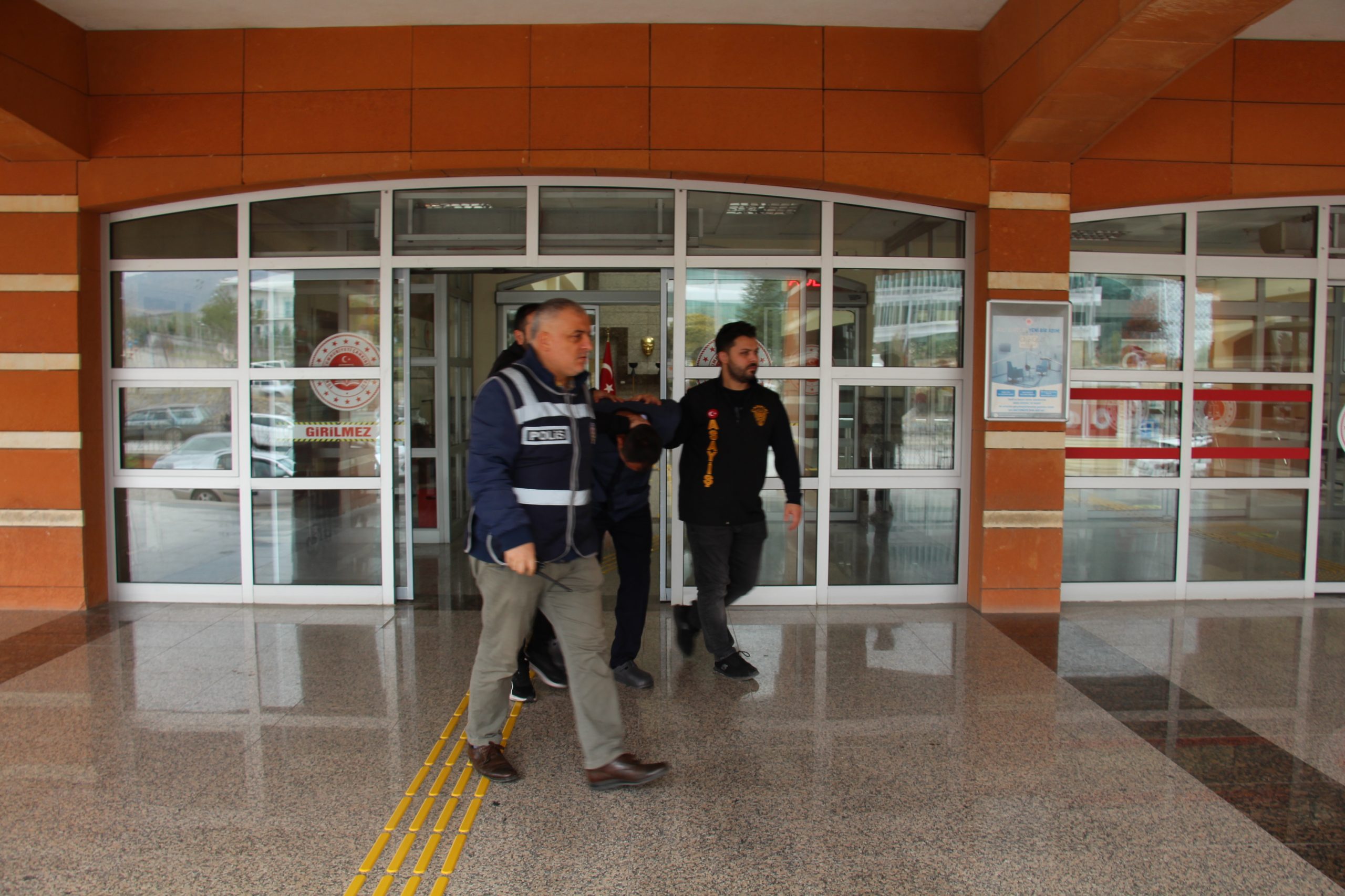 Çankırı’da, eski eşi İlknur Kertlez’i bıçaklayarak öldüren Selami Yılmaz tutuklandı.