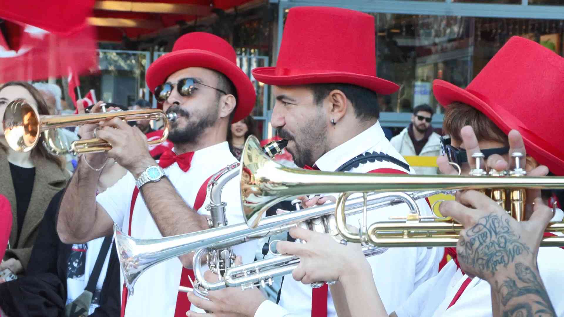 Cumhuriyet’in 102’nci yılı, İstanbul Kadıköy’deki Bağdat Caddesi’nde gün boyu süren