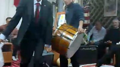 İstanbul Bahçelievler’de bir dernekte düzenlenen sıra gecesine katılan emekli öğretmen