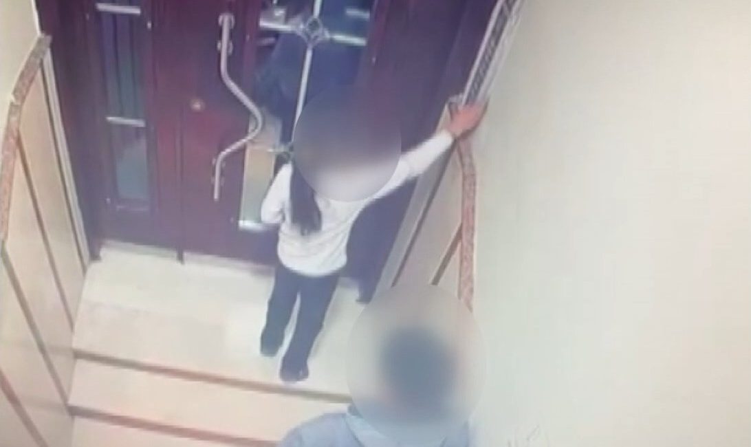 Esenyurt’ta Şüpheli, Binanın İnternet Hattını Kesti İstanbul Esenyurt’ta kimliği belirsiz bir kişi, sokak üzerindeki bir binanın