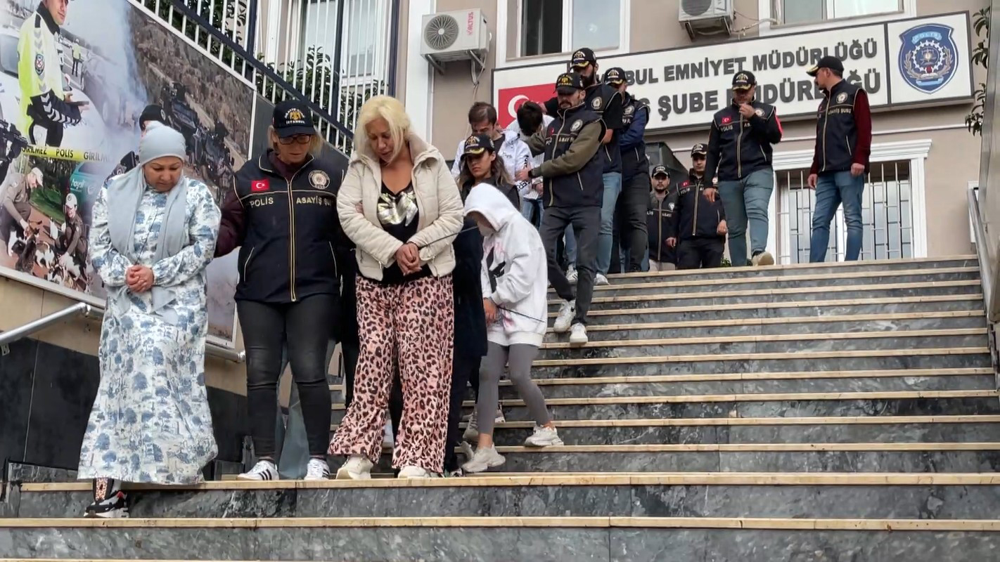 İstanbul merkezli üç ilde düzenlenen fuhuş operasyonunda 20 şüpheli gözaltına