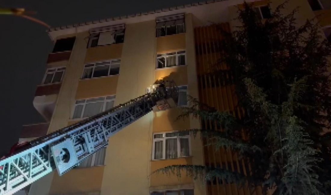   Kadıköy’de 5 katlı bir apartmanın bodrum katında çıkan yangında,