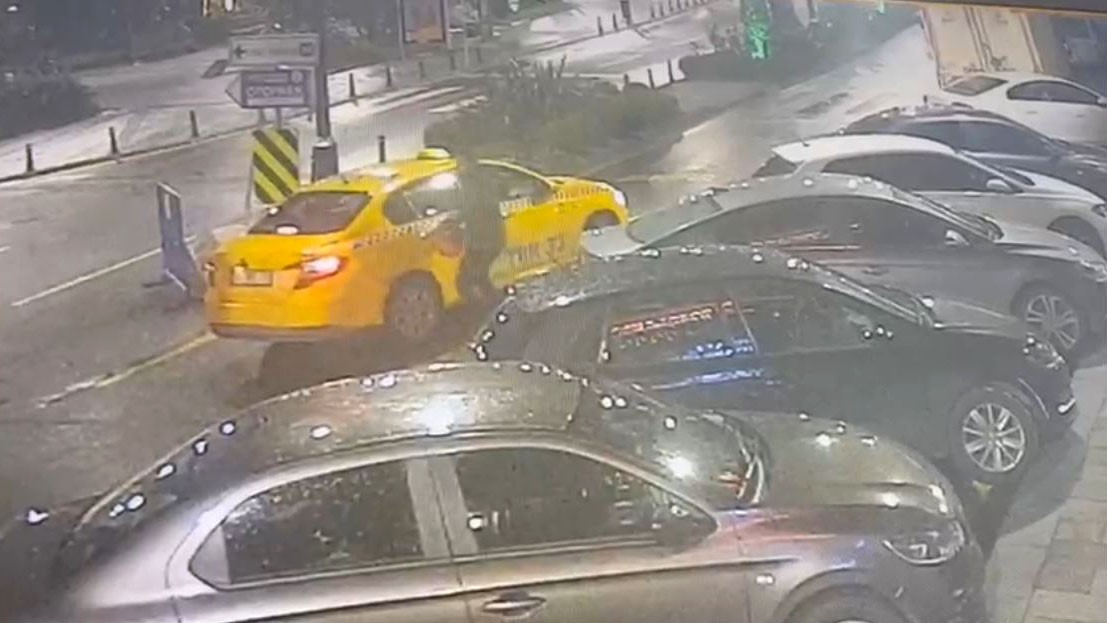   İstanbul’un Kağıthane ilçesinde üniversite öğrencisi Aslıhan Zengin’i (22) apartman