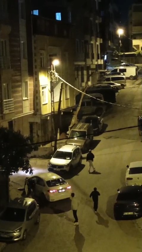   İstanbul Sancaktepe’de, “kız kaçırma” meselesi nedeniyle akraba iki aile