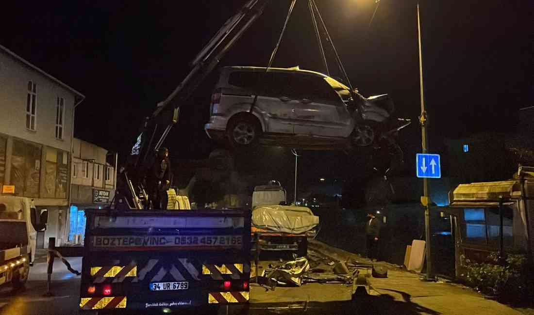&nbsp; İstanbul’un Sultanbeyli ilçesinde polisin ‘dur’ ihtarına uymayan hafif ticari