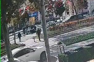 Sultangazi’de Yaya Geçidinde Feci Kaza: 67 Yaşındaki Yılmaz Ermiş Hayatını Kaybetti İstanbul’un Sultangazi ilçesinde, yaya geçidinden karşıya geçmeye çalışan 67 yaşındaki