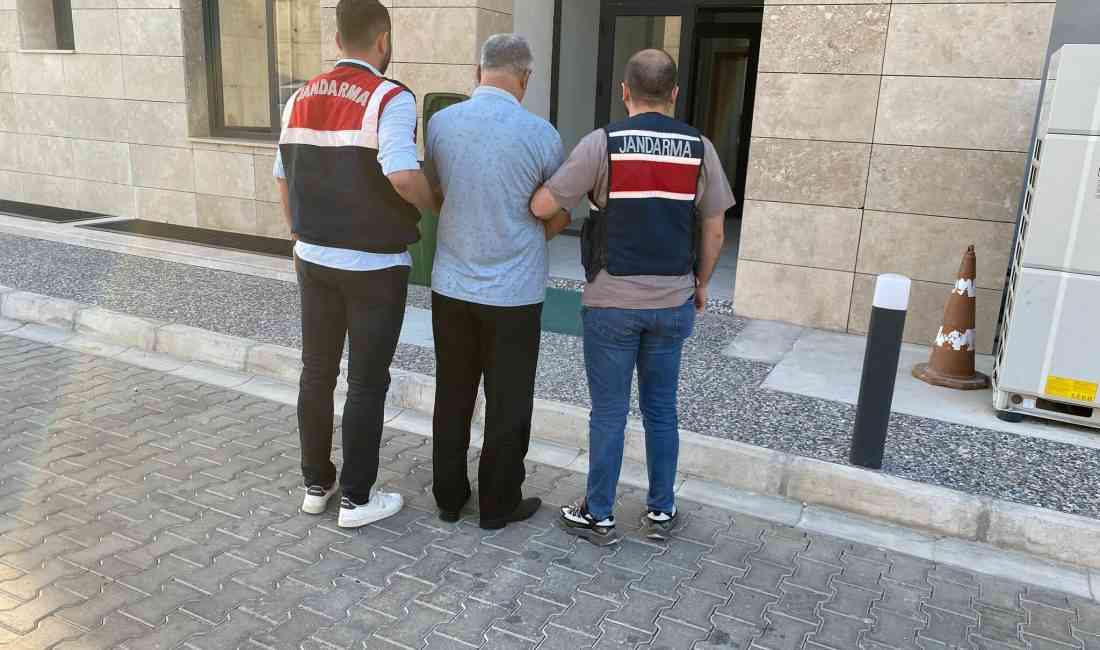 Jandarmadan Eş Zamanlı Baskın İzmir’de DEAŞ terör örgütüne yönelik düzenlenen