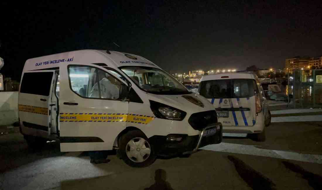 &nbsp; İzmir’in Karşıyaka ilçesinde, denizde bir kişinin hareketsiz halde bulunduğu