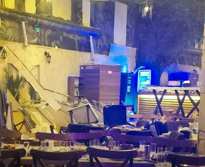 İzmir’in Bornova ilçesinde bulunan bir eğlence mekanının tavanının çökmesi sonucu