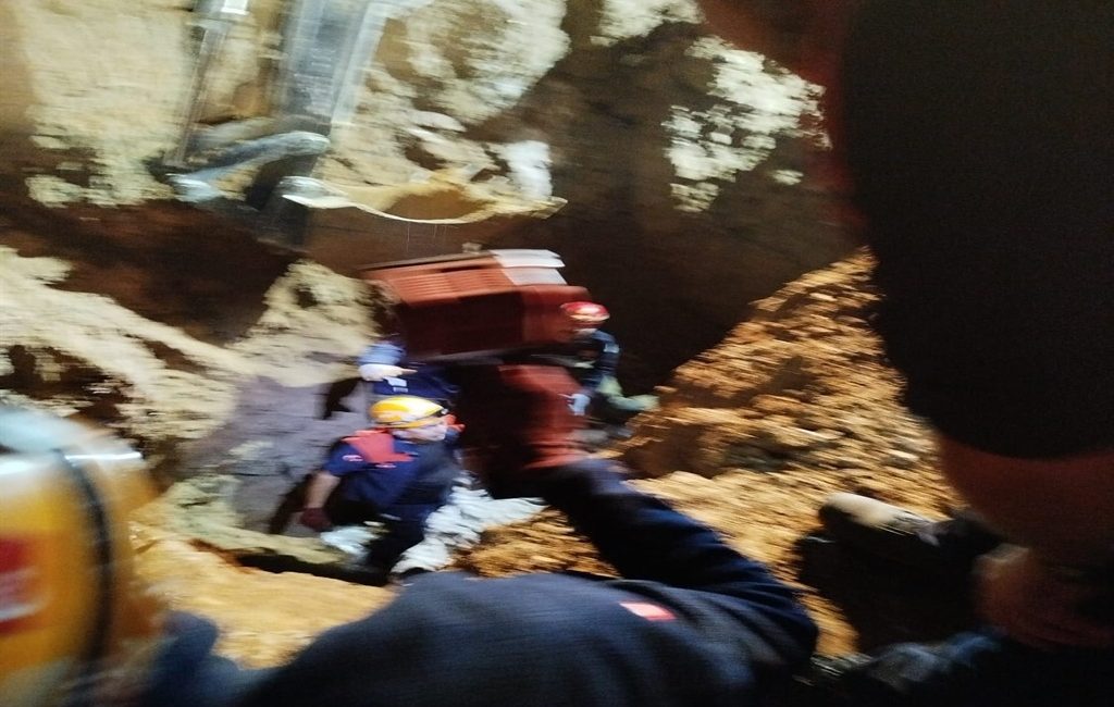   Bursa’nın Mudanya ilçesinde kanalizasyon kazı çalışması sırasında meydana gelen