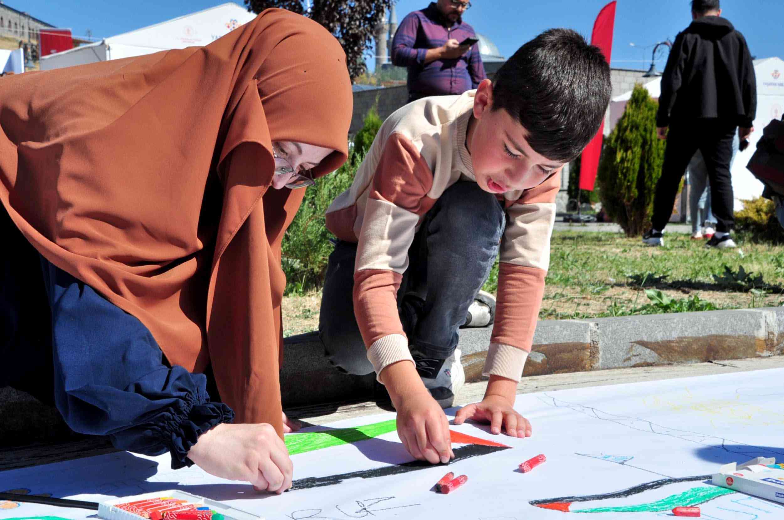 Kars ve Iğdır’da, İsrail’in Gazze’ye yönelik saldırılarını protesto etmek ve