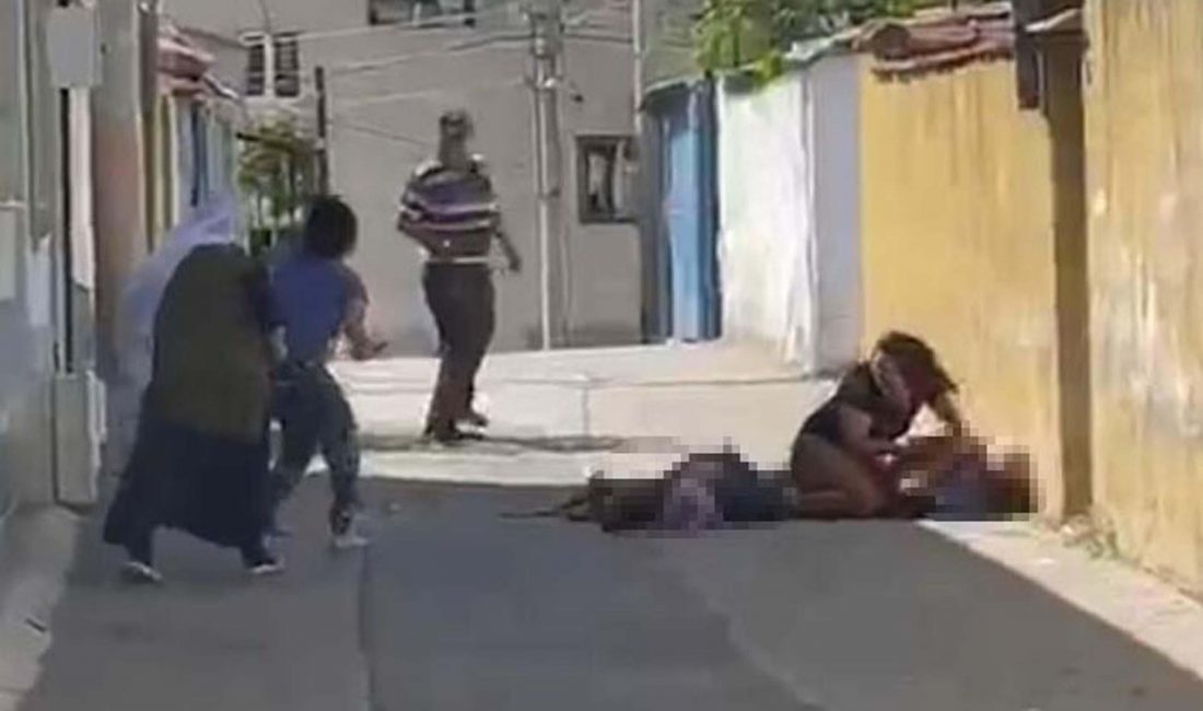İzmir’in Bayraklı ilçesinde komşusu Yahya Köşek (61), eşi Meryem Köşek