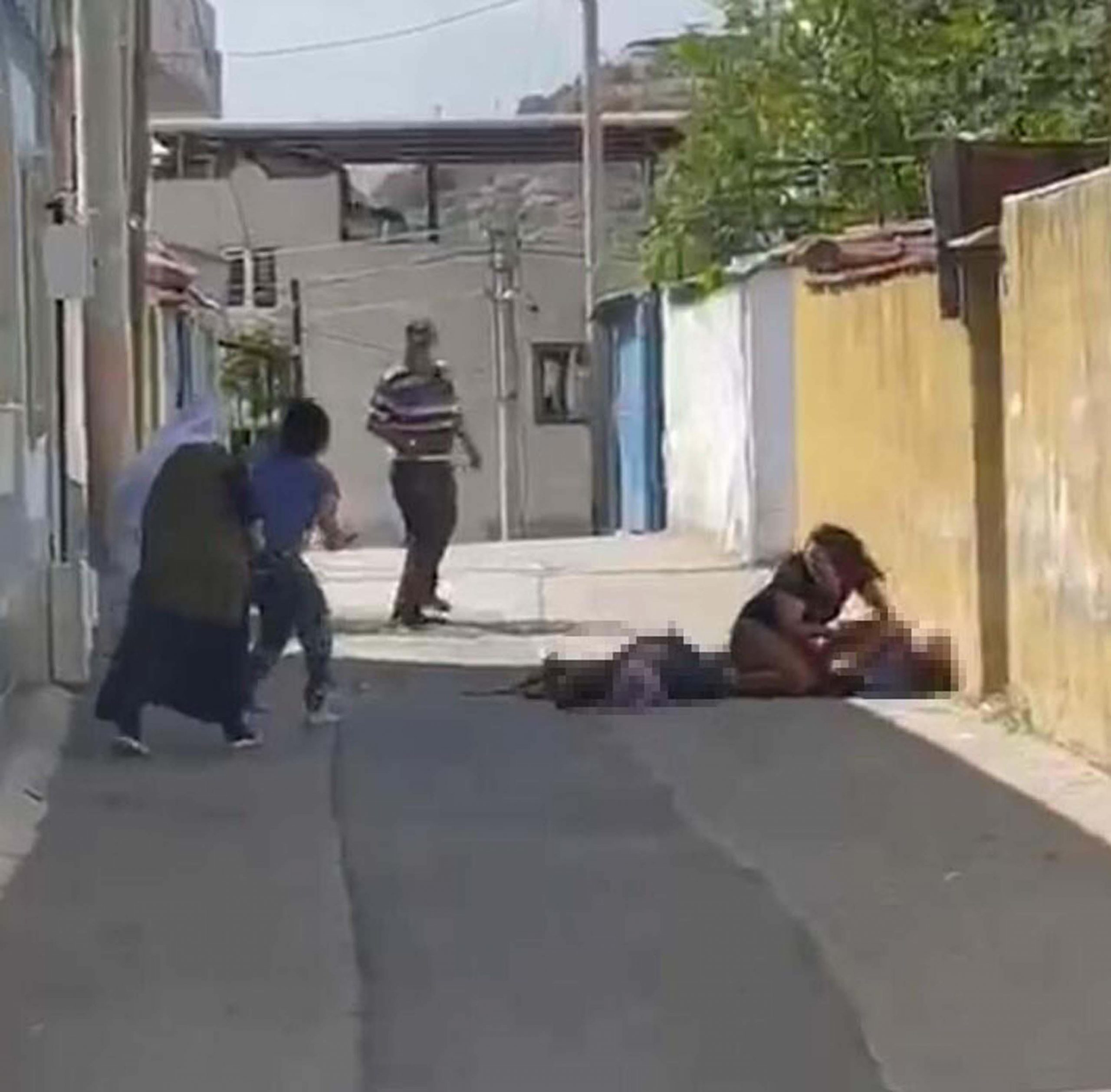 İzmir’in Bayraklı ilçesinde komşusu Yahya Köşek (61), eşi Meryem Köşek