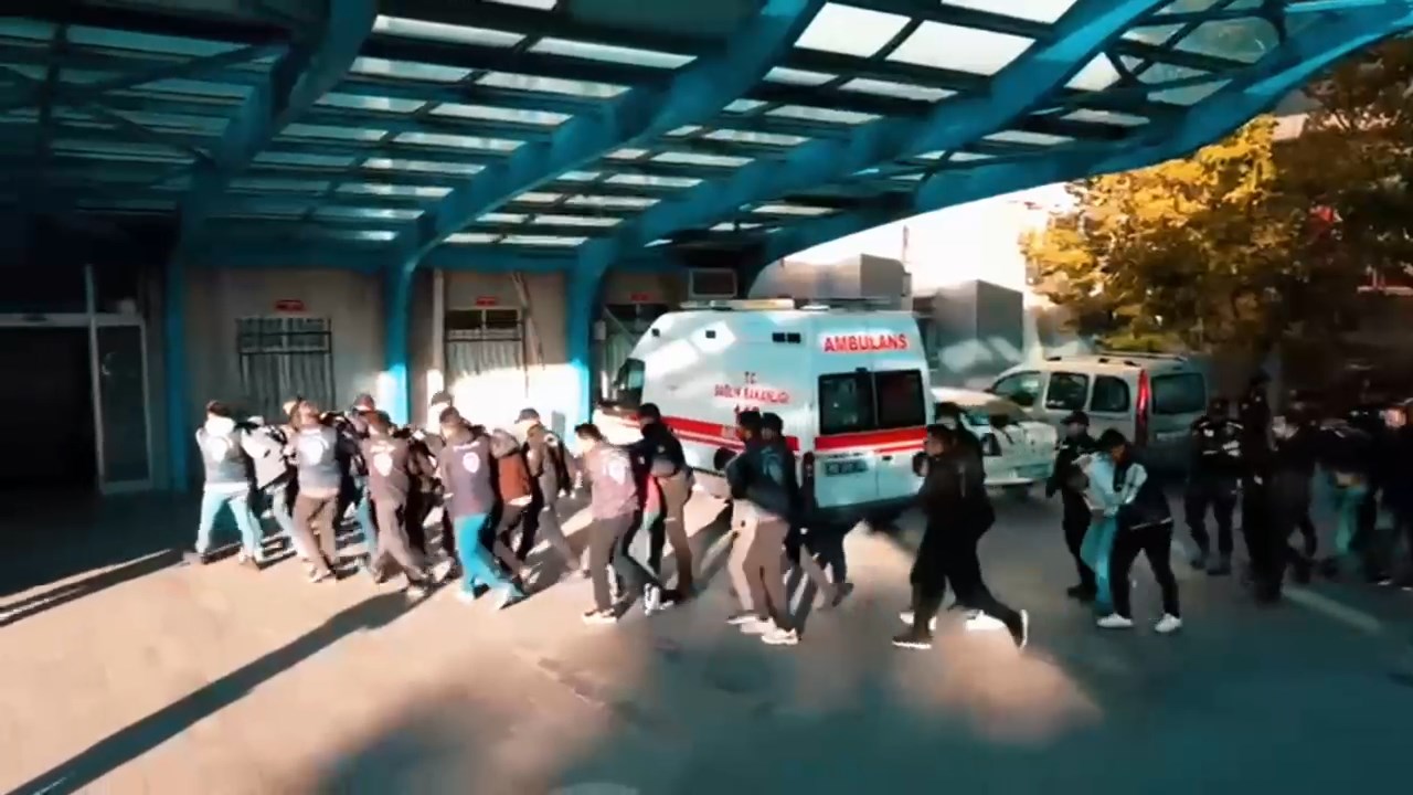 Konya merkezli üç ilde düzenlenen operasyonda, sosyal medya üzerinden kendilerini