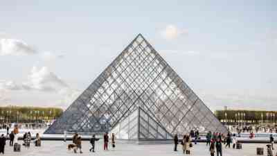 &nbsp; Fransa’nın başkenti Paris’teki Louvre Müzesi, 19 Ekim’de yaşanan soygunun