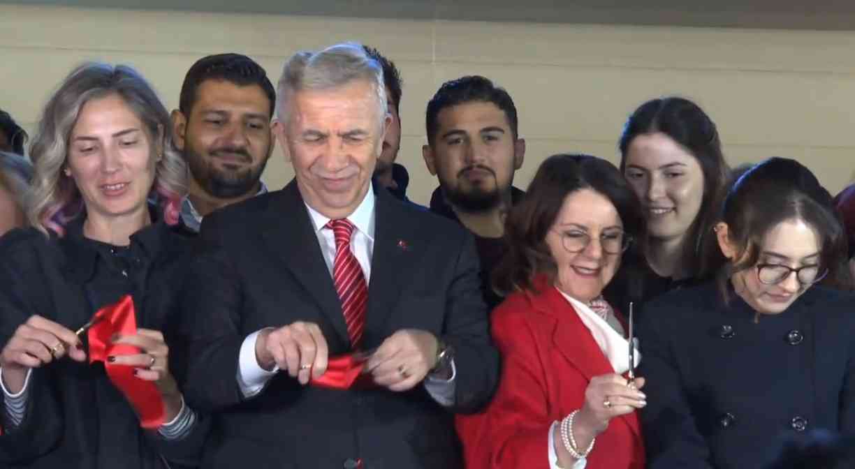 Ankara Büyükşehir Belediye (ABB) Başkanı Mansur Yavaş, Cumhuriyet’in 102’nci yılı