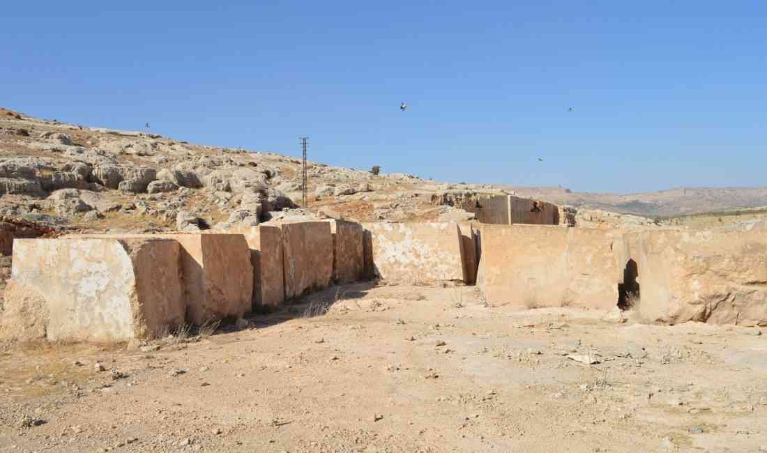 Mardin’de bazı inşaatlarda kentin simgesi olan Mardin taşı yerine bölge