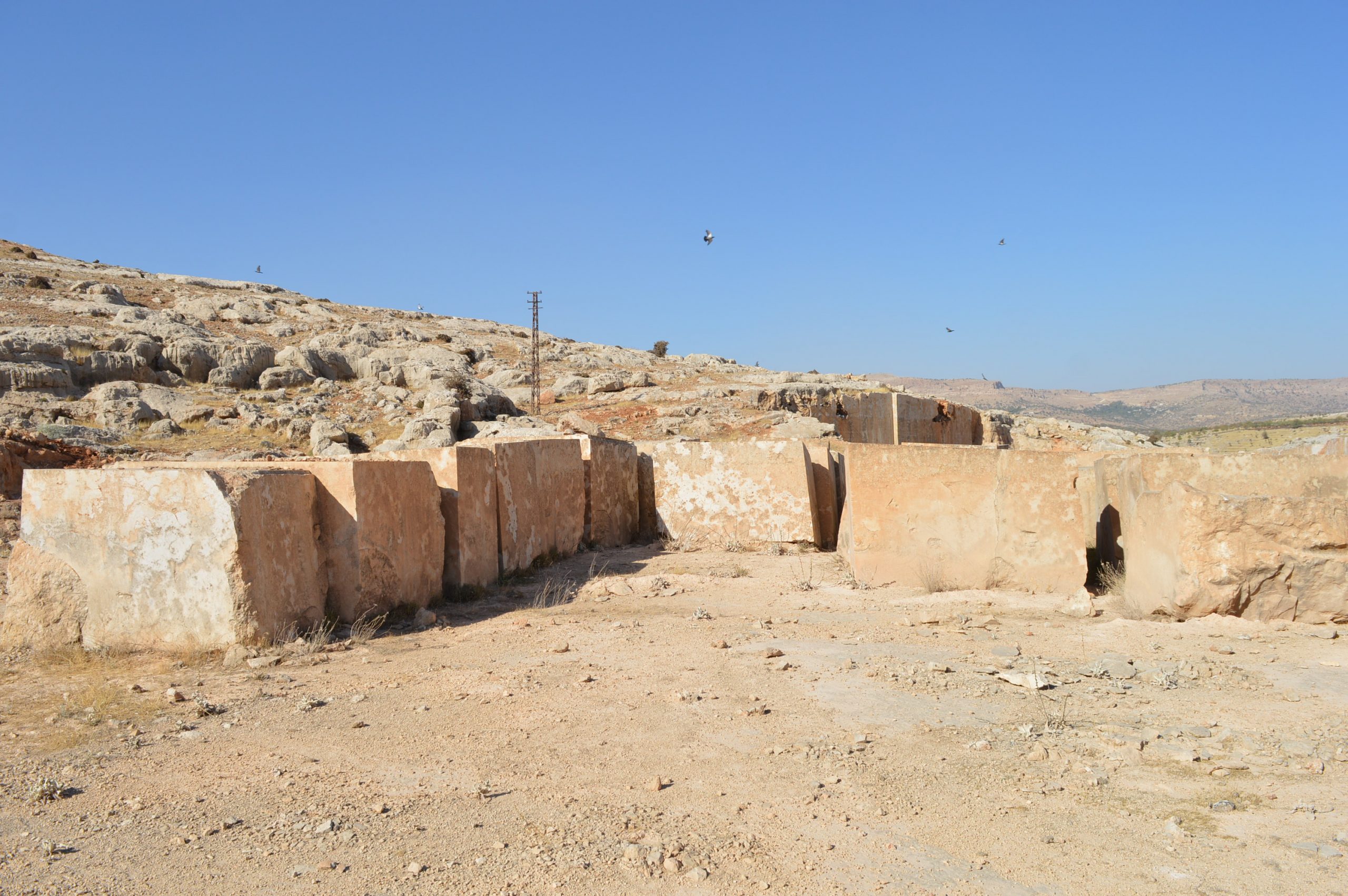 Mardin’de bazı inşaatlarda kentin simgesi olan Mardin taşı yerine bölge