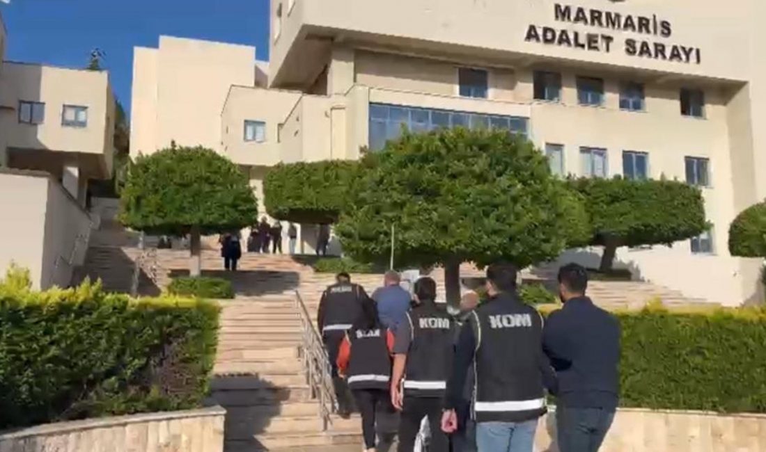 Marmaris’te Tefecilik Operasyonu: 4 Şüpheli Tutuklandı Muğla’nın Marmaris ilçesinde düzenlenen tefecilik operasyonunda gözaltına alınan 4 şüpheli