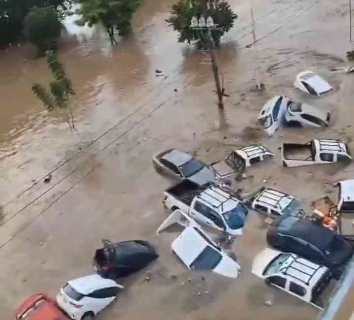 &nbsp; Meksika’da etkili olan şiddetli yağışların yol açtığı sellerde yaşamını