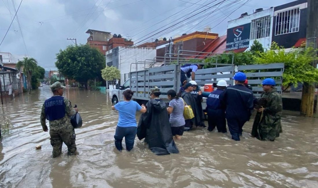   Meksika’da etkili olan şiddetli yağışların yol açtığı sel felaketinde
