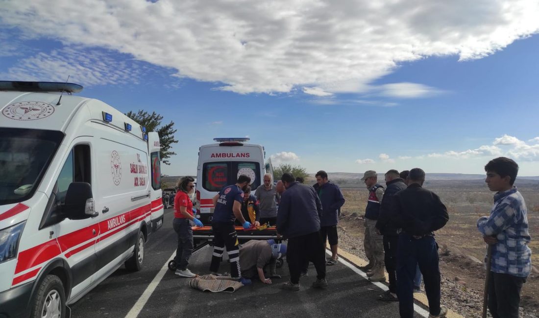 Kilis’te Motosiklet Şarampole Devrildi: Sürücü ve Eşi Yaralandı Kilis’in Polateli ilçesinde, kontrolden çıkan motosikletin şarampole devrilmesi sonucu sürücü