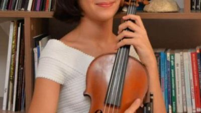   Mersin’de otomobiliyle 18 yaşındaki ödüllü keman sanatçısı Laçin Akyol’a