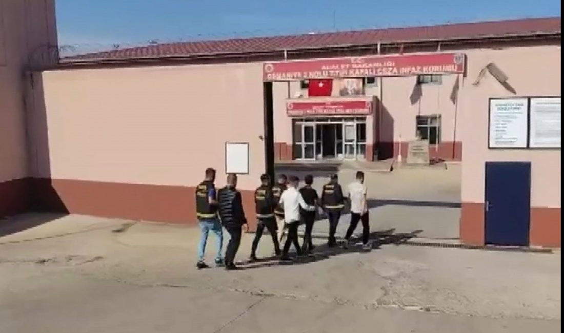 Osmaniye’de Haraç İsteyen Şüpheliler İş Yerini Kurşunladı: 5 Tutuklama   Osmaniye’nin Küçük Sanayi Sitesi’nde bir iş yeri sahibinden haraç