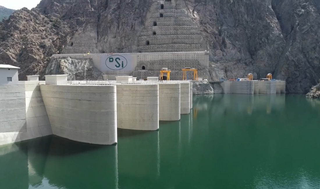 Artvin’in Yusufeli ilçesinde Çoruh Nehri üzerinde inşa edilen, 275 metre