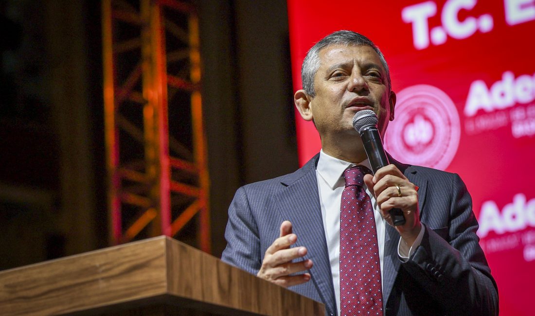 Özgür Özel: “Atatürk’ün Partisinden Ne Ajan Çıkar Ne De Bu Millete Aykırı Kimse Çıkar”   Cumhuriyet Halk Partisi (CHP) Genel Başkanı Özgür Özel, Elmadağ