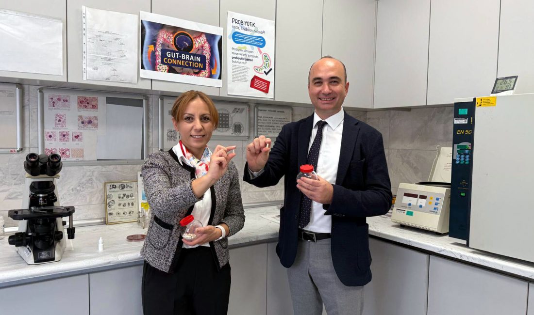 Sağlık Bilimleri Üniversitesi Teknoloji Geliştirme Merkezi’nde görevli Prof. Dr. Gülçin