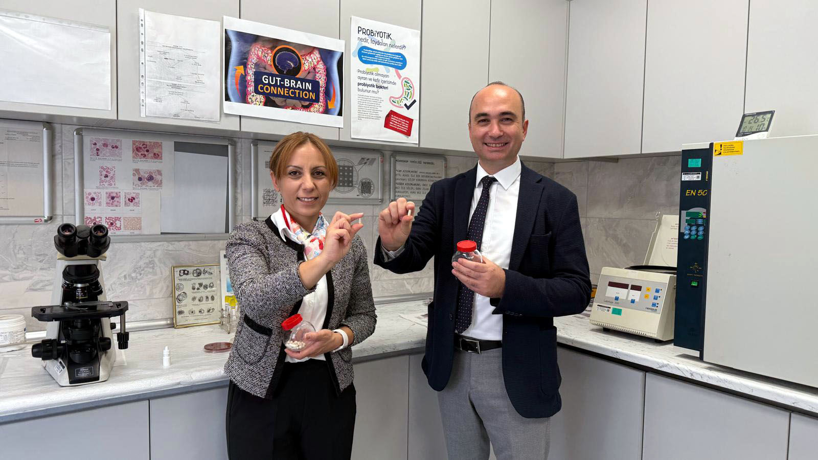 Sağlık Bilimleri Üniversitesi Teknoloji Geliştirme Merkezi’nde görevli Prof. Dr. Gülçin