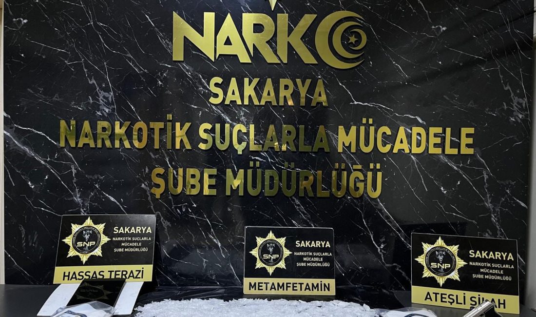   İstanbul’dan Sakarya’ya uyuşturucu sevkiyatı yapacağı tespit edilen iki şüpheli,