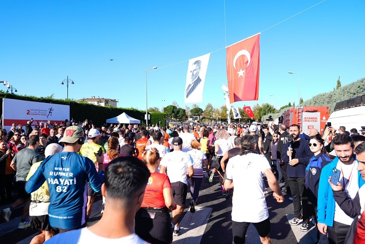 Sancaktepe’de Cumhuriyet’in 102’nci Yılı “Cumhuriyet Koşusu” ile Kutlandı Cumhuriyet’in 102’nci yılı, İstanbul’un Sancaktepe ilçesinde sporun birleştirici gücüyle kutlandı.