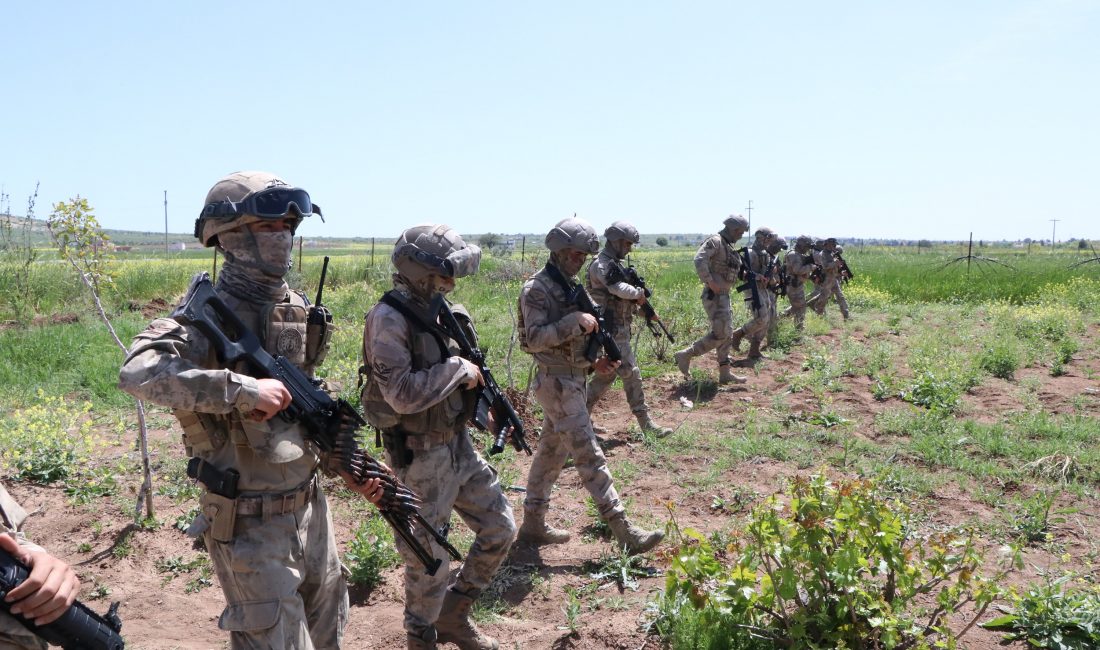 Şanlıurfa’da Sınırı Kaçak Geçen 2 Suriyeli Silahla Vurulmuş Halde Bulundu Şanlıurfa’nın Ceylanpınar ilçesinde, sınırı kaçak yollarla geçen 2 Suriyeli genç