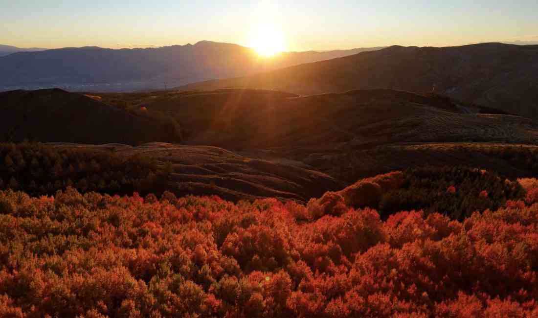 Sıcak geçen yazın ardından Doğu Anadolu’da sonbahar mevsimi doğayı adeta