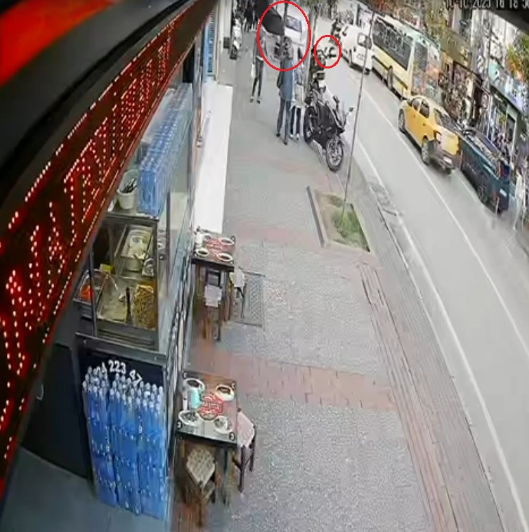 Bursa’nın Osmangazi ilçesinde, karşıdan karşıya geçmeye çalışan yayaya çarpmamak için