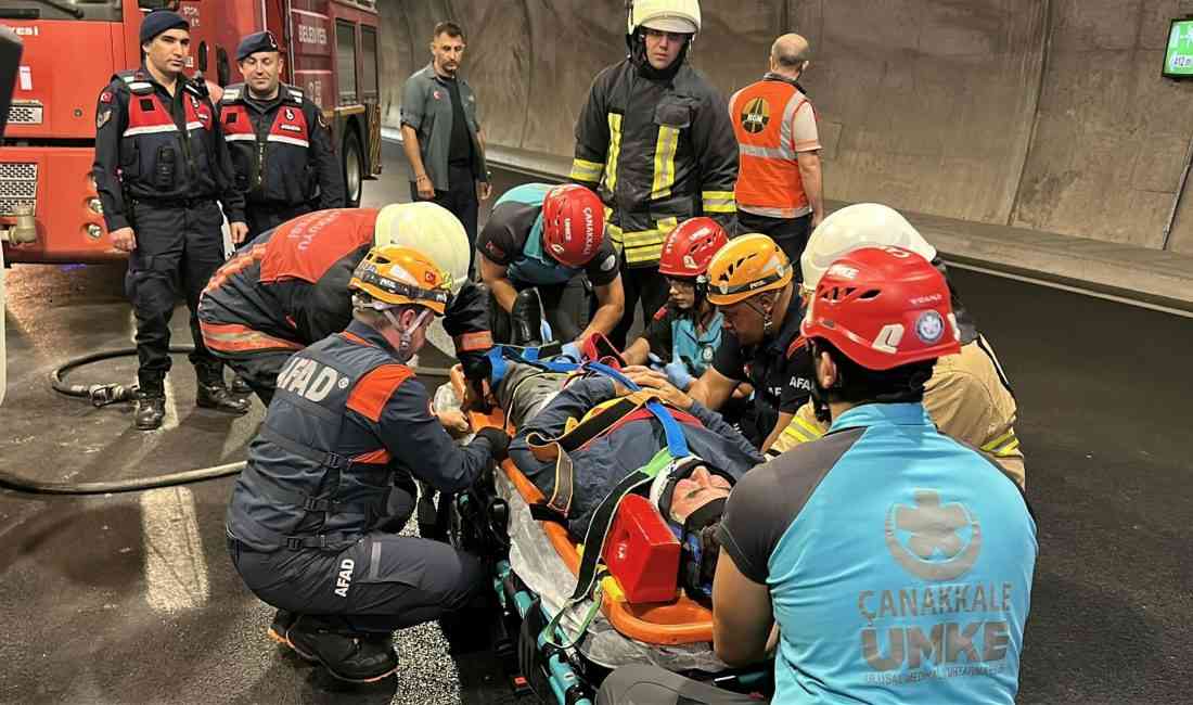 Çanakkale’nin Ayvacık ilçesinde, AFAD koordinasyonunda Troya Tüneli’nde trafik kazası tatbikatı