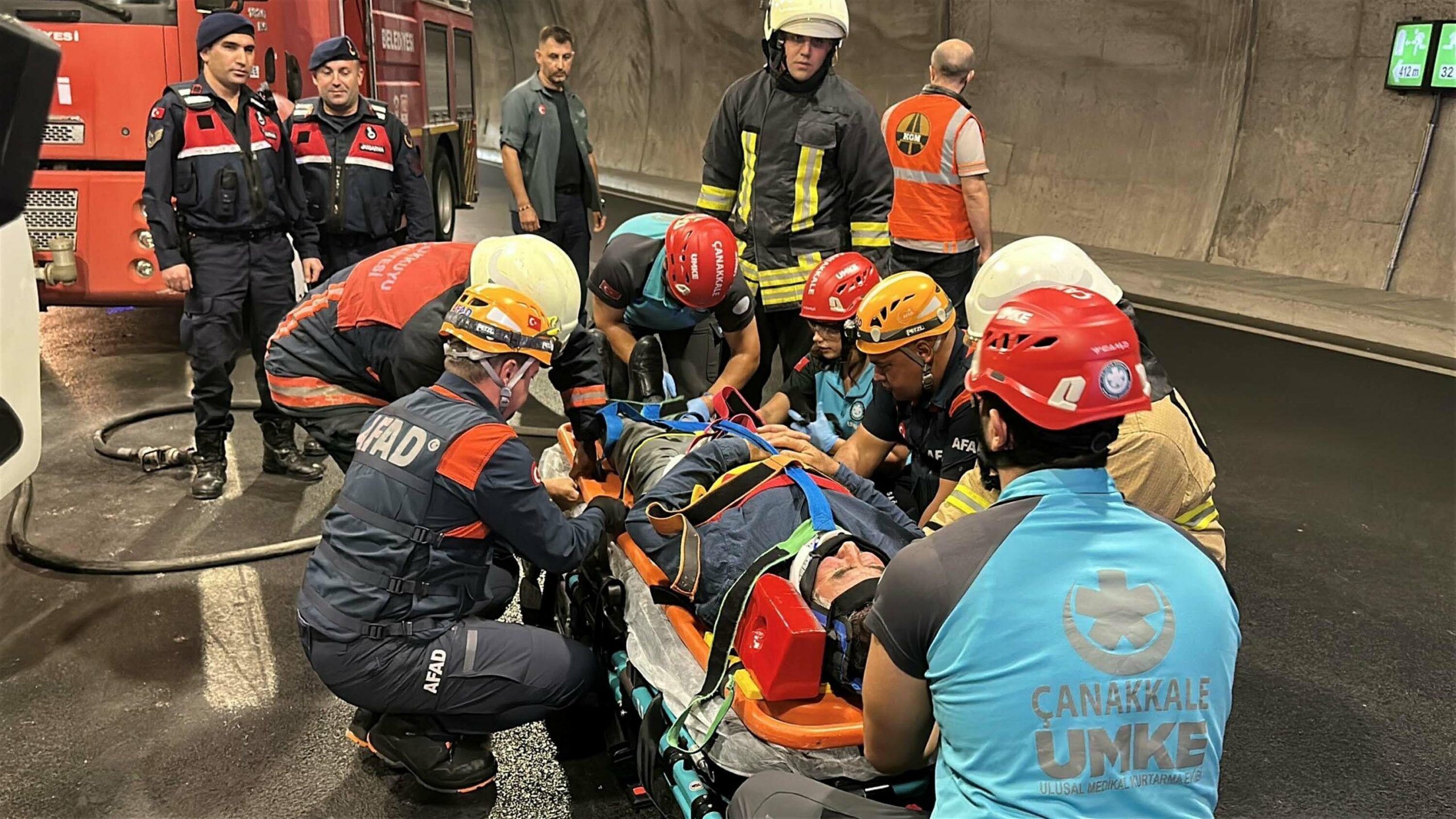 Çanakkale’nin Ayvacık ilçesinde, AFAD koordinasyonunda Troya Tüneli’nde trafik kazası tatbikatı