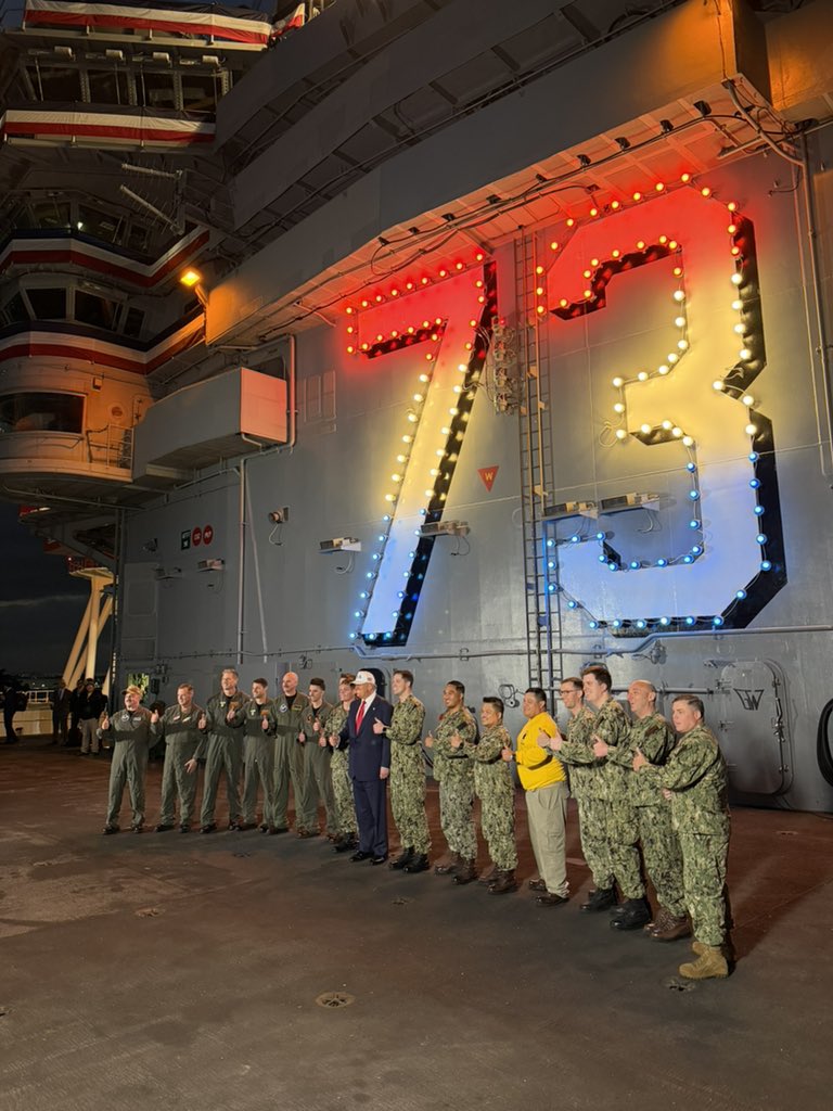 ABD Başkanı Donald Trump, Japonya’nın Yokosuka kentindeki donanma üssünde demirli