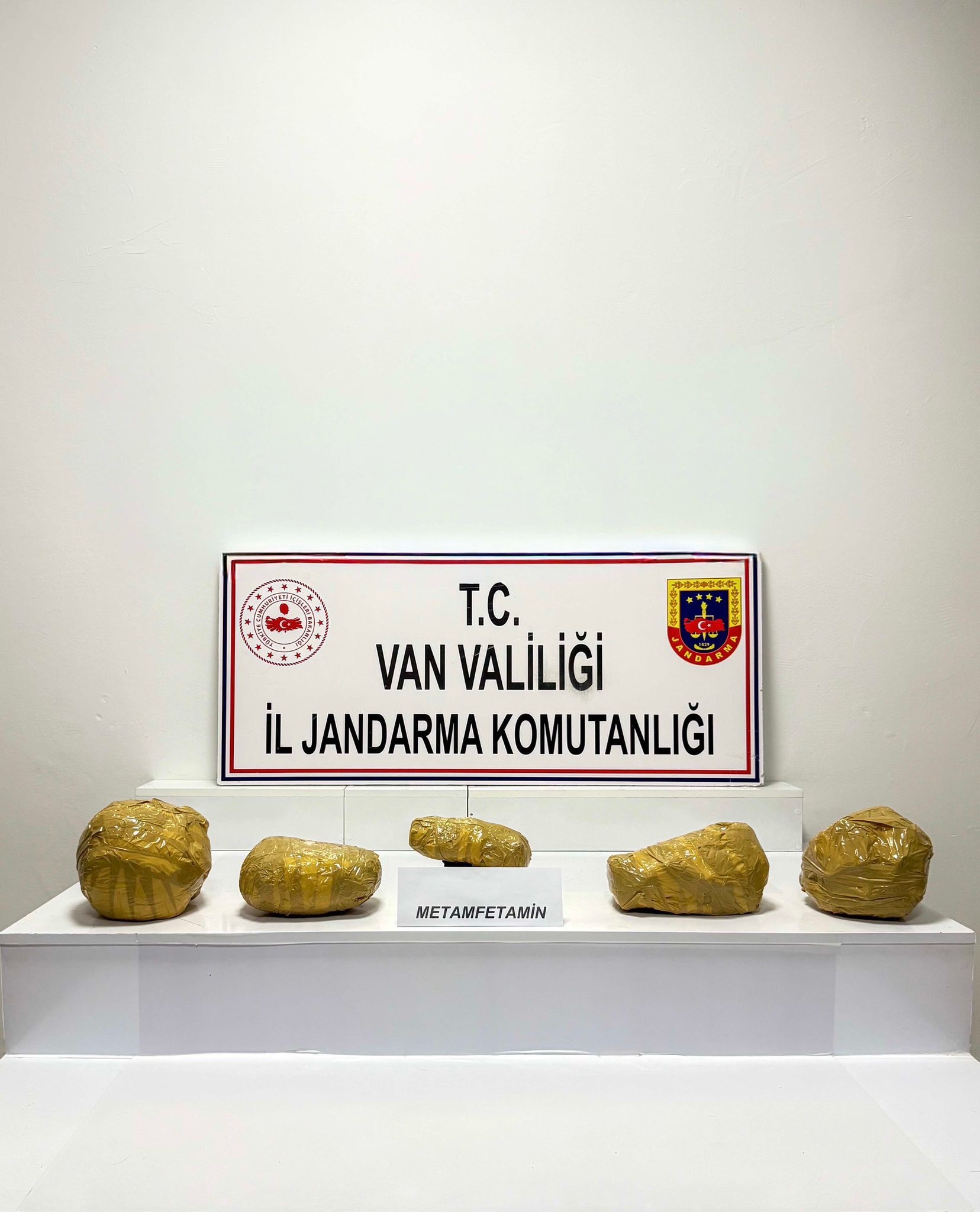 Jandarma Operasyonunda 1 Şüpheli Gözaltına Alındı Van’ın Başkale ilçesi kırsalında