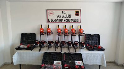 Van’ın Tuşba ilçesinde jandarma ekiplerince durdurulan bir araçta yapılan aramada,