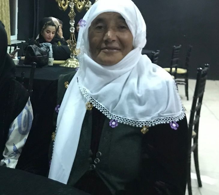 Van Gürpınar’daki Üçlü Cinayet Şüphelisi Yakalandı: Tutuklu Sayısı 5’e Yükseldi Van’ın Gürpınar ilçesinde, aralarındaki husumeti sona erdirmek amacıyla barış görüşmesine