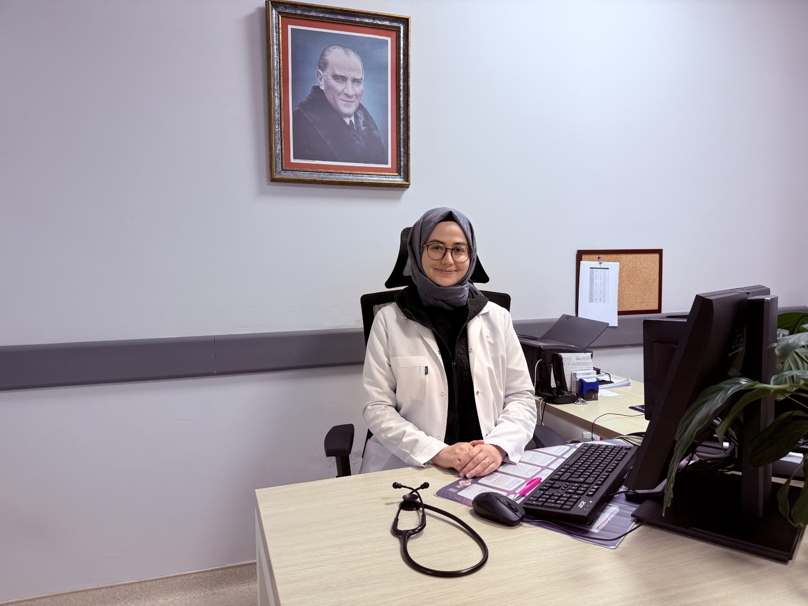 Yalova Eğitim ve Araştırma Hastanesi hekim kadrosu, farklı branşlarda göreve