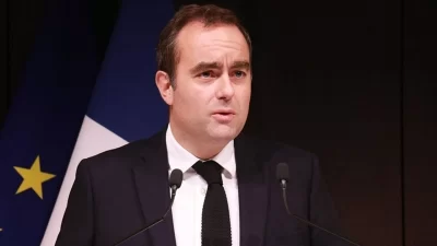 Fransa Cumhurbaşkanı Emmanuel Macron, hafta başında başbakanlık görevinden istifa eden