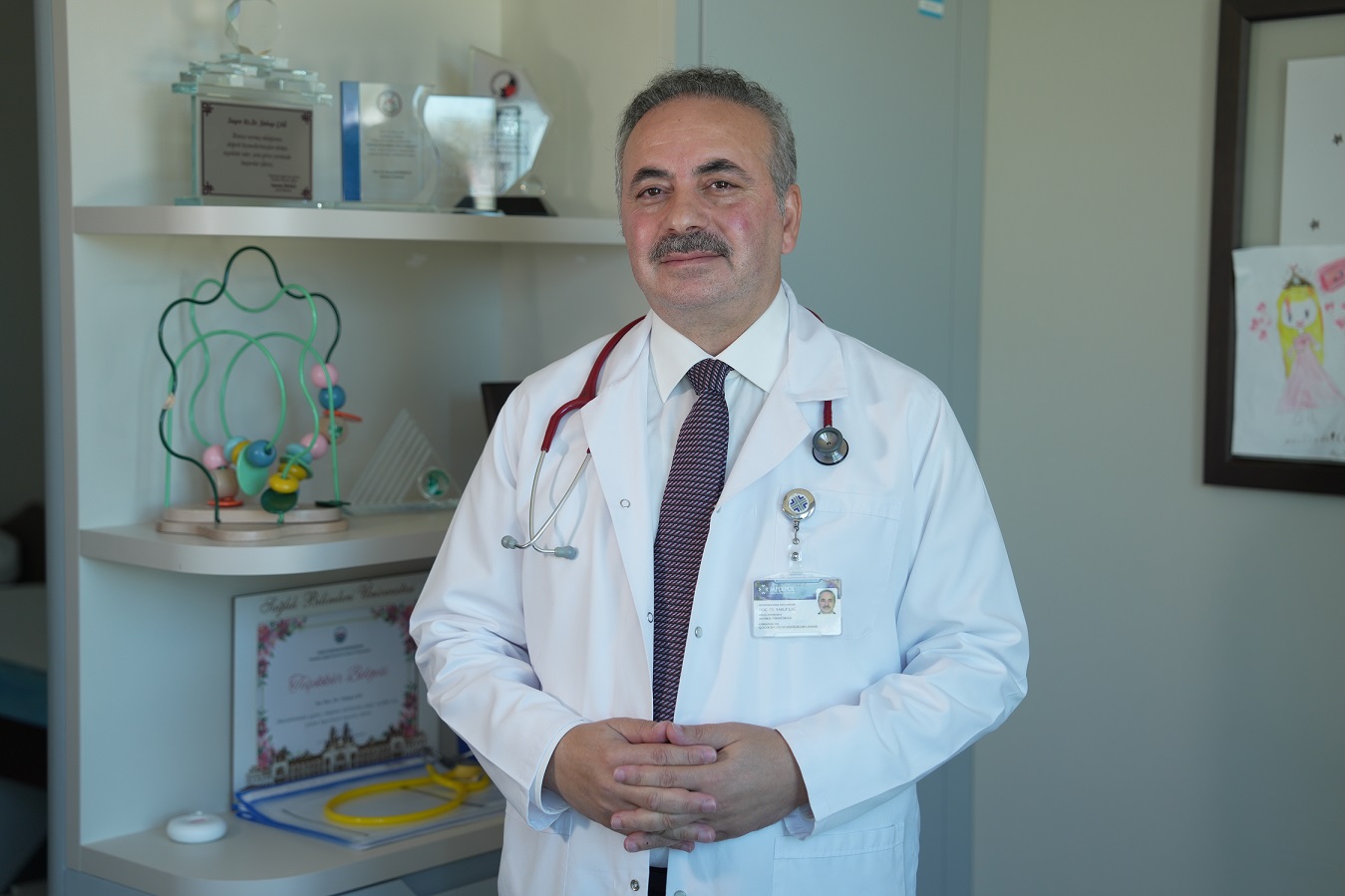 Çocuk Sağlığı ve Hastalıkları Uzmanı Doç. Dr. Yakup Çağ, çocukluk