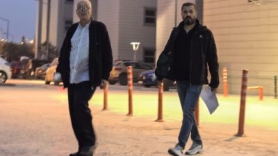 Bursa’nın İnegöl ilçesinde Kadir Budak (62), konuşmak için gittiği eski