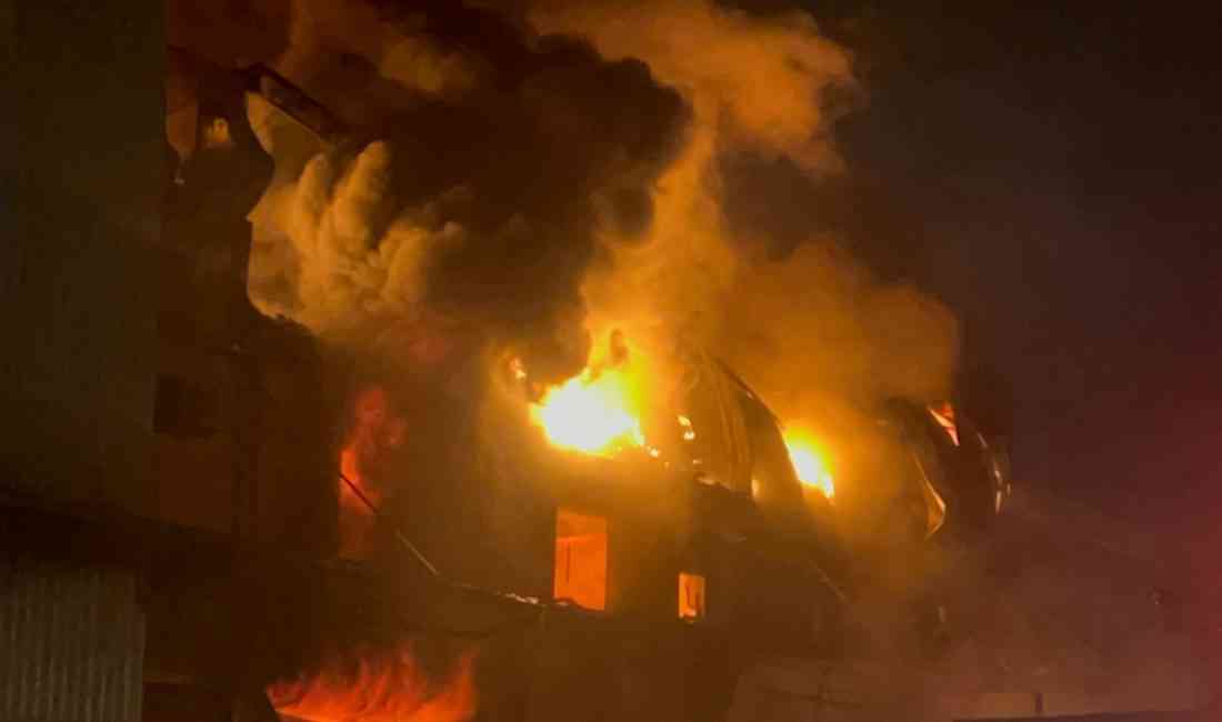 &nbsp; Adana’nın Seyhan ilçesinde yer alan Yeşiloba Mahallesi’ndeki 3 katlı