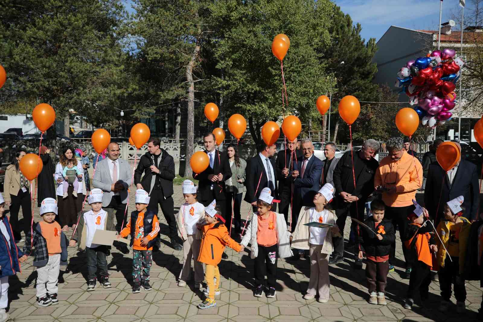 &nbsp; Karabük’ün Eflani ilçesinde ana sınıfı öğrencileri, ‘Lösemili Çocuklar Haftası’